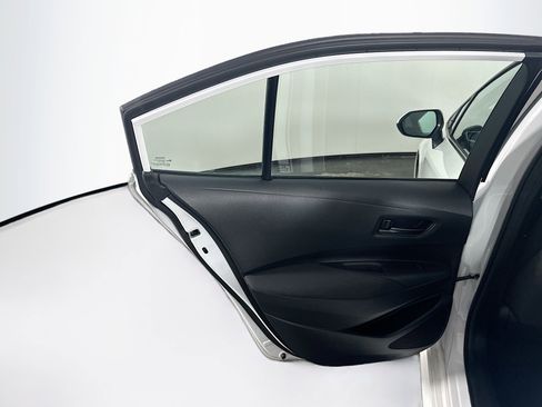 Used 2025 Toyota Corolla LE image 25