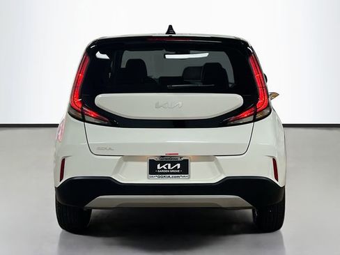 Certified 2025 Kia Soul LX image 5
