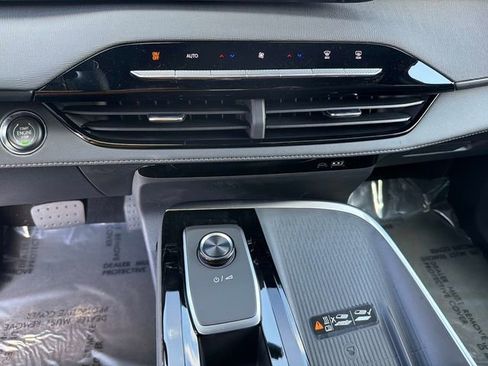 New 2026 Buick Enclave Sport Touring w/ Power Package FWD image 25