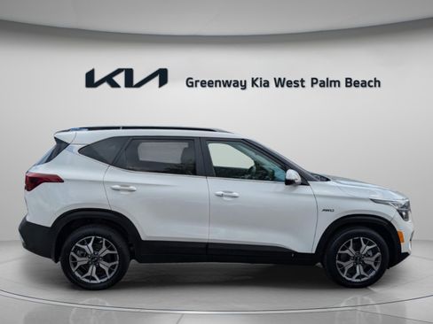 Certified 2021 Kia Seltos EX image 18