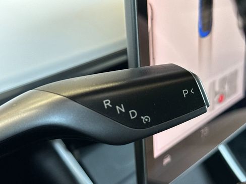 Used 2020 Tesla Model 3 Standard Range Plus RWD image 23