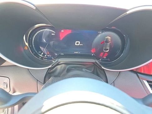 Used 2024 Alfa Romeo Giulia Veloce image 15