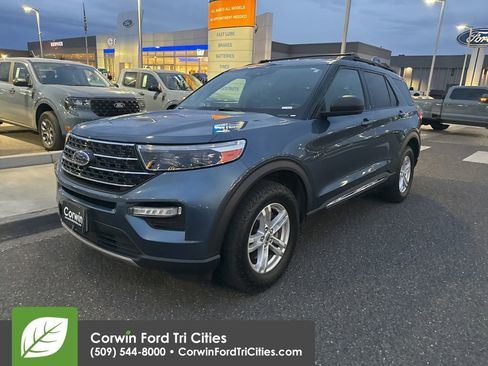 Used 2020 Ford Explorer XLT w/ Equipment Group 202A image 3