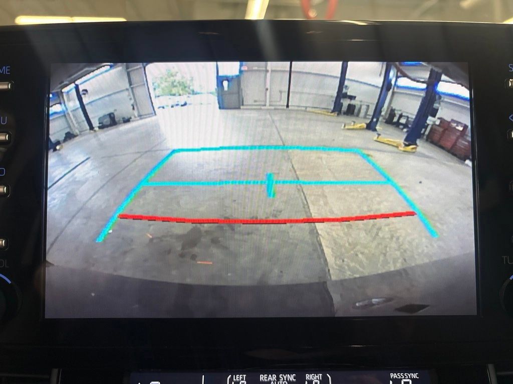 Used 2021 Toyota Sienna XLE AWD/4WD image 13