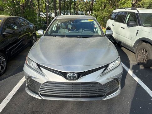 Used 2022 Toyota Camry XLE w/ Navigation Package image 2