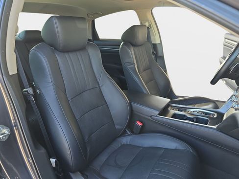 Certified 2018 Honda Accord Touring image 12