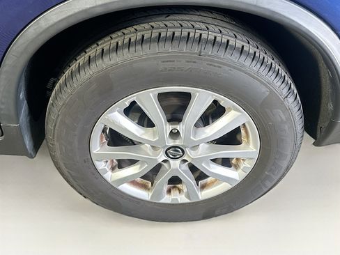 Used 2020 Nissan Rogue SV image 11