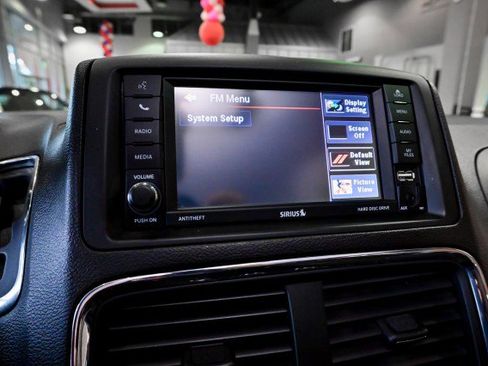 Used 2019 Dodge Grand Caravan SE w/ UConnect Hands-Free Group image 35