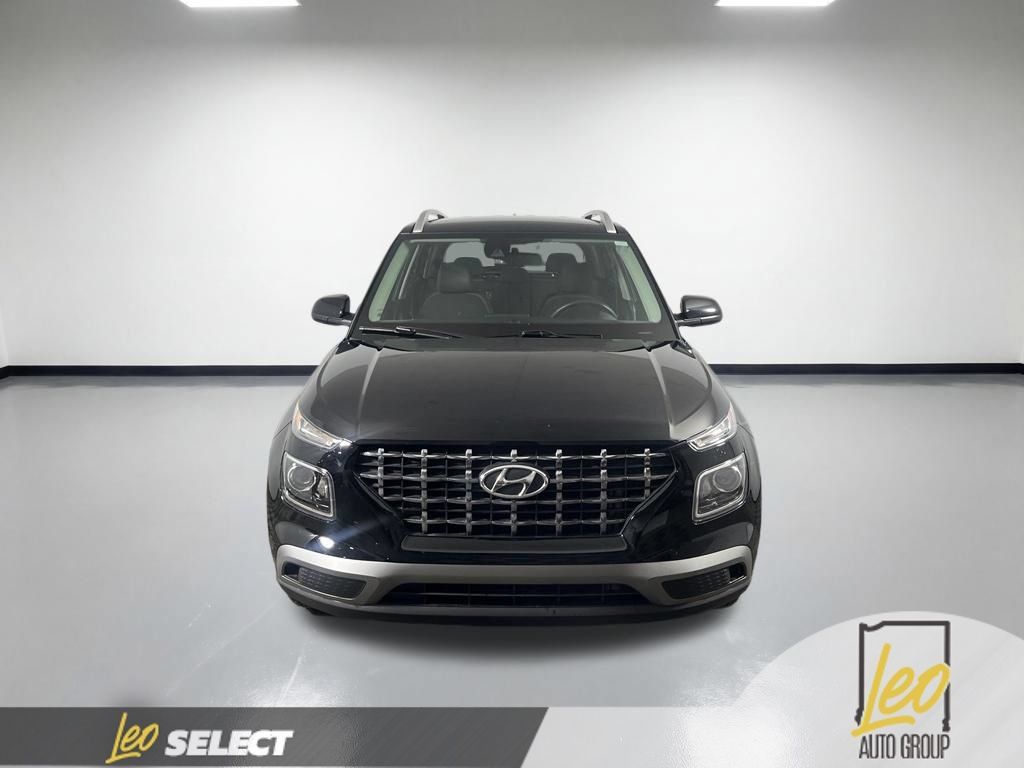 Used 2021 Hyundai Venue SEL FWD image 2