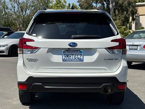 Used 2024 Subaru Forester Premium AWD/4WD image 5