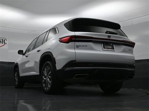 Used 2025 Buick Enclave Preferred image 22