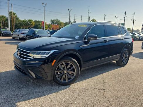 Used 2024 Volkswagen Tiguan SE FWD image 29