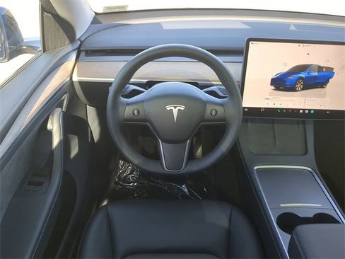 Used 2024 Tesla Model Y Long Range image 16