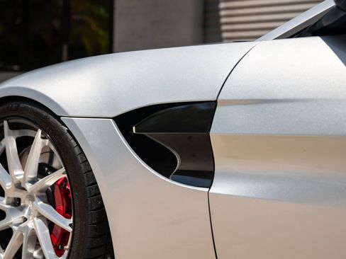 Used 2019 Aston Martin V8 Vantage Coupe RWD image 24