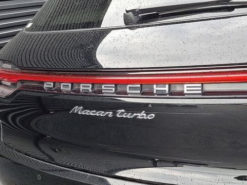 Certified 2021 Porsche Macan Turbo AWD/4WD image 34