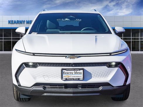 New 2026 Chevrolet Equinox EV LT image 2