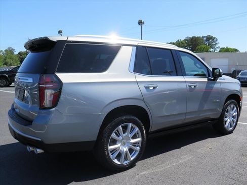 Used 2024 Chevrolet Tahoe High Country AWD/4WD image 3