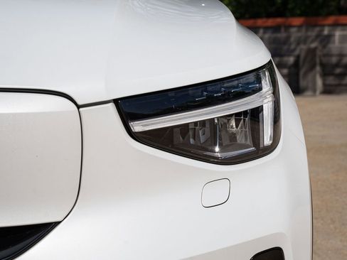 Certified 2023 Volvo C40 P8 Recharge Ultimate AWD/4WD image 3