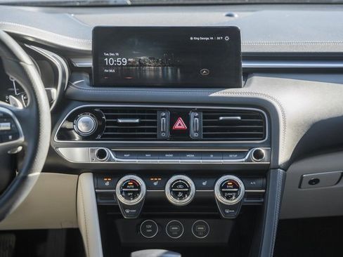 Used 2023 Genesis G70 2.0T image 18