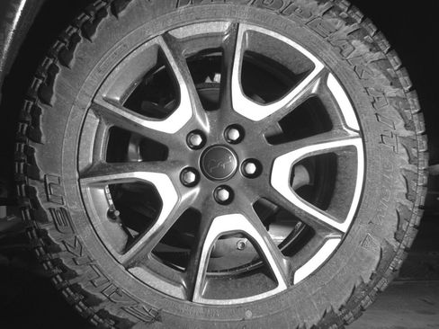 Used 2025 Jeep Compass Trailhawk AWD/4WD image 14