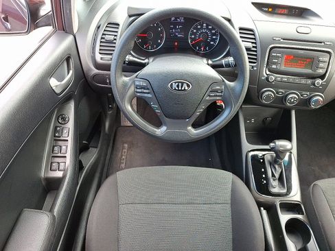 Used 2018 Kia Forte LX image 11