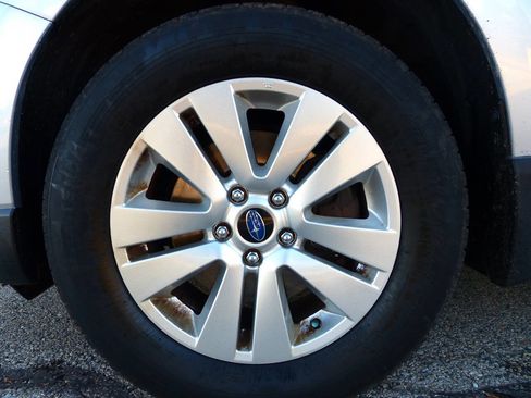 Used 2016 Subaru Outback 2.5i Premium image 13