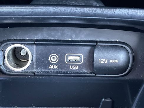 Used 2016 Kia Sorento LX w/ LX Convenience Package image 24