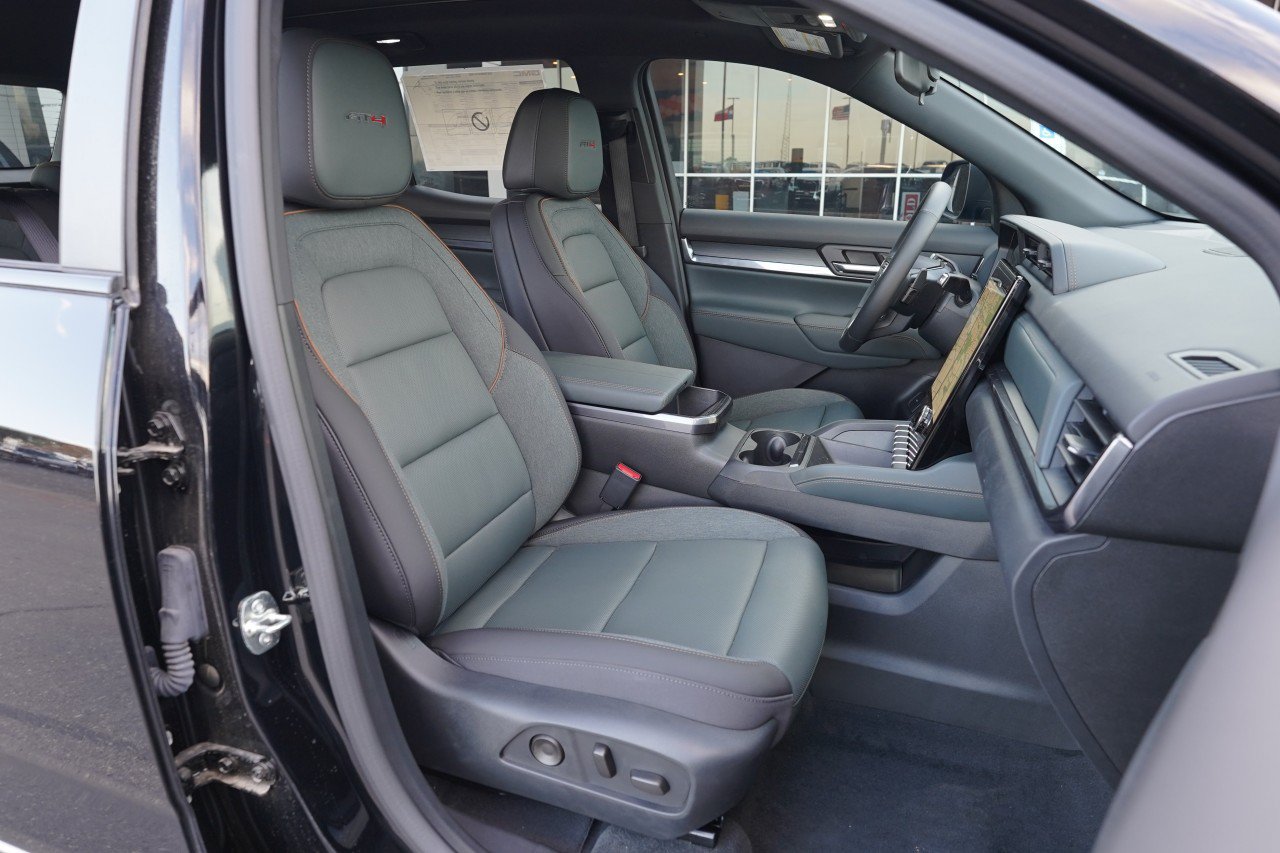 New 2026 GMC Terrain AT4 w/ Convenience Package III AWD/4WD image 49