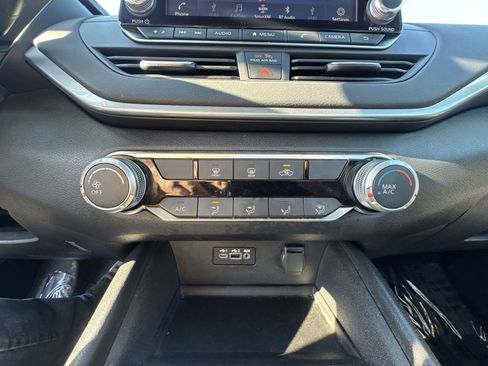 Used 2025 Nissan Altima 2.5 S FWD image 16