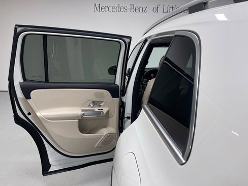 Used 2026 Mercedes-Benz GLB 250 4MATIC image 23