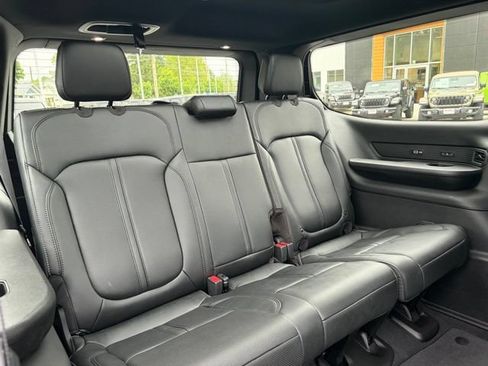 New 2026 Jeep Grand Wagoneer Limited AWD/4WD image 35