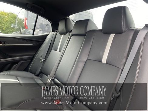 Used 2025 Toyota Camry SE image 18