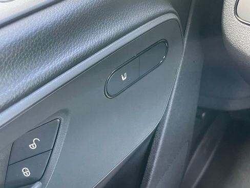 Used 2025 Mercedes-Benz Sprinter 2500 image 11