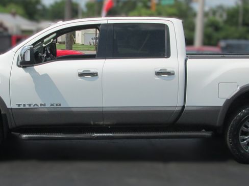 Used 2019 Nissan Titan Platinum Reserve w/ Platinum Utility Package AWD/4WD image 5
