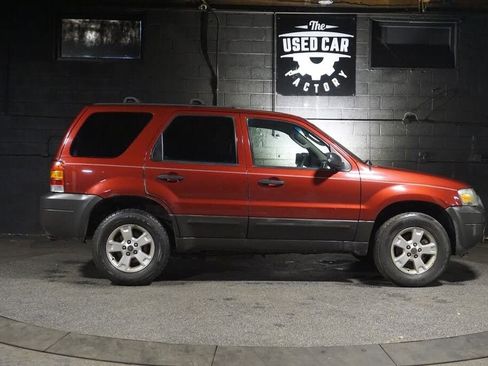 Used 2005 Ford Escape XLT AWD/4WD image 6