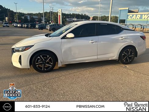 Used 2024 Nissan Sentra SV FWD image 12