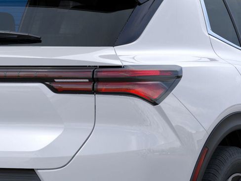 New 2026 Chevrolet Equinox EV LT AWD/4WD image 11