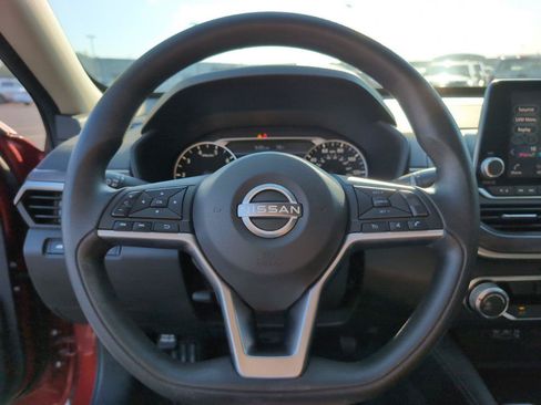 Used 2023 Nissan Altima 2.5 SV FWD image 28
