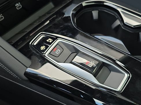 New 2025 Audi Q5 Premium image 21