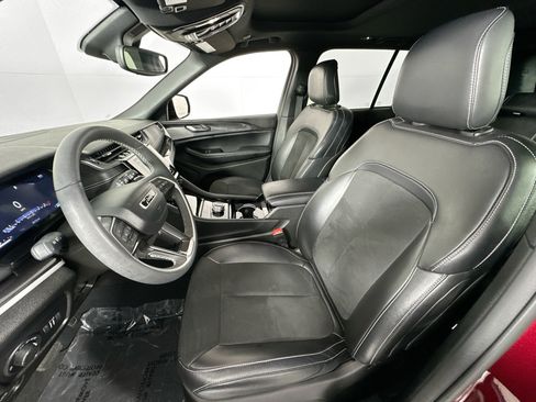 Used 2023 Jeep Grand Cherokee Altitude RWD image 20