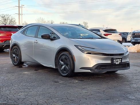 Used 2025 Toyota Prius Limited image 2