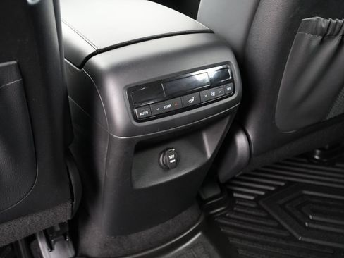 Used 2024 Hyundai Palisade SEL FWD image 19