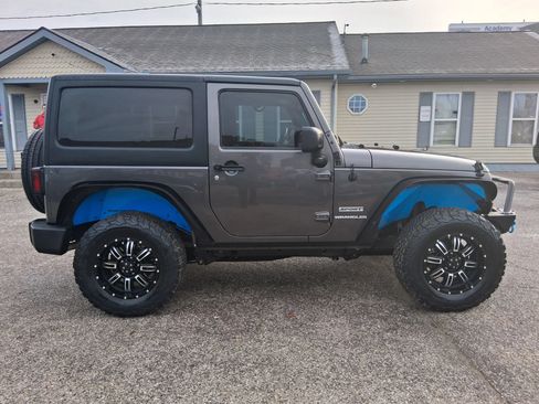 Used 2016 Jeep Wrangler Sport w/ Quick Order Package 24S AWD/4WD image 8