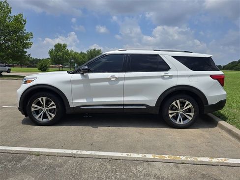 Used 2020 Ford Explorer Platinum w/ Premium Technology Package AWD/4WD image 3