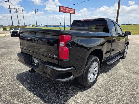 Used 2020 Chevrolet Silverado 1500 Custom w/ Custom Value Package RWD image 7