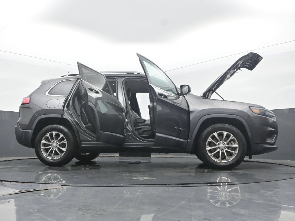Used 2019 Jeep Cherokee Latitude Plus w/ Comfort/Convenience Group AWD/4WD image 63