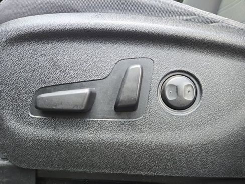Certified 2019 Kia Sorento AWD w/ LX Convenience Package image 34