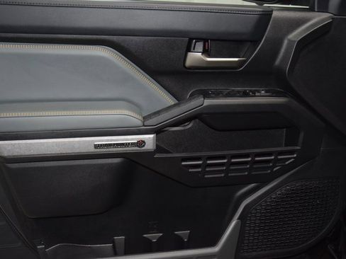 Used 2025 Toyota Tacoma Trailhunter image 54