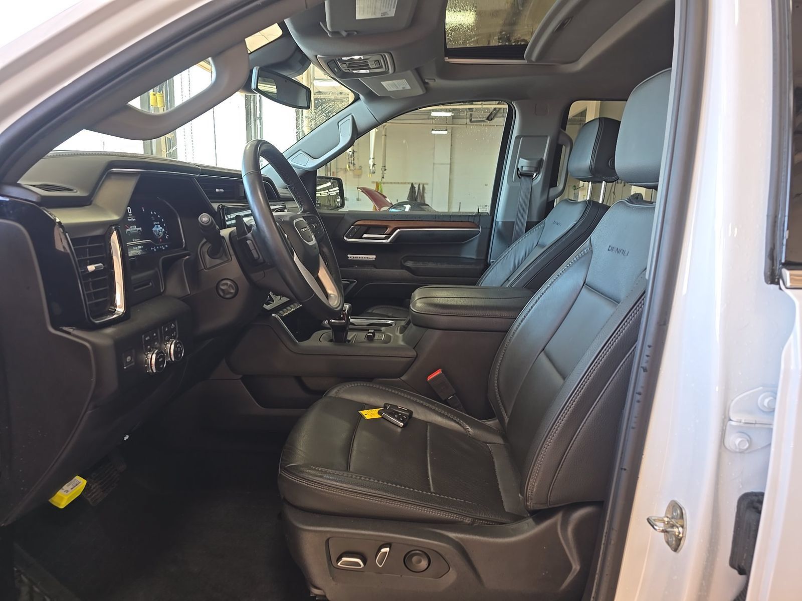 Used 2023 GMC Sierra 1500 Denali AWD/4WD image 17