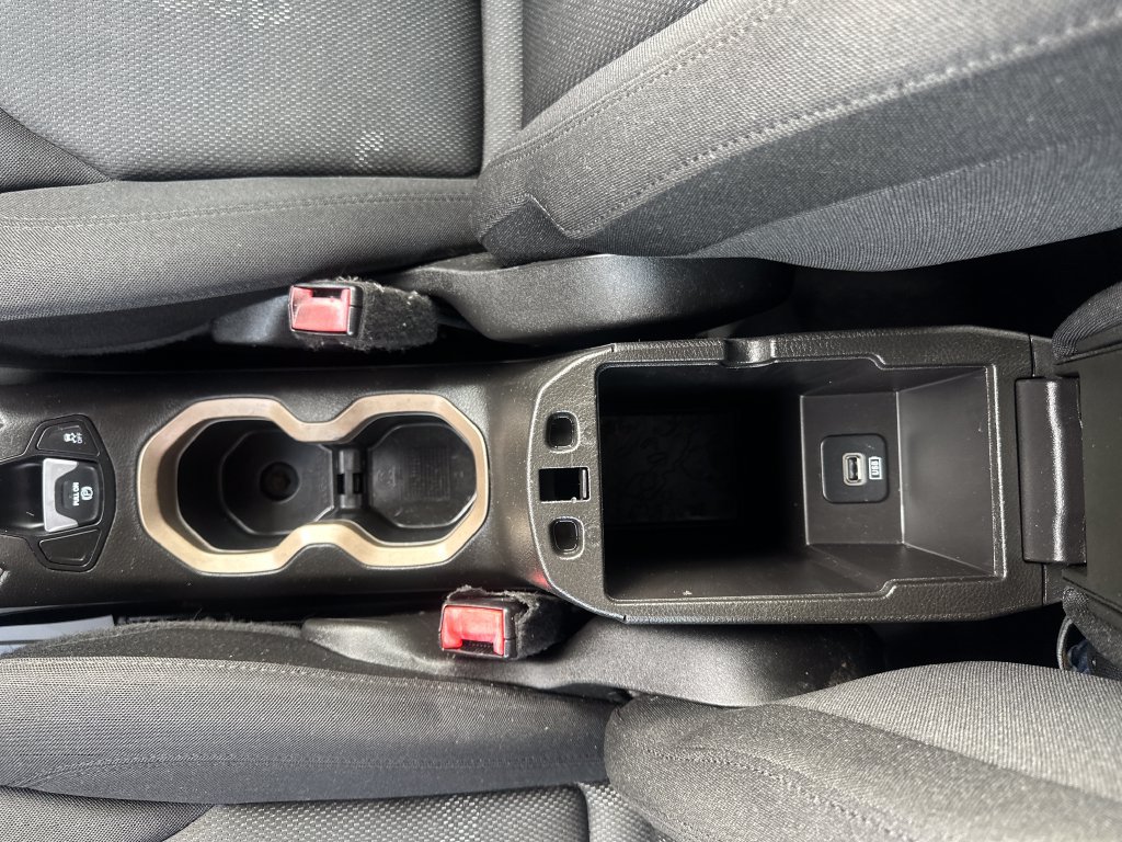 Used 2017 Jeep Renegade Latitude w/ Cold Weather Group AWD/4WD image 32